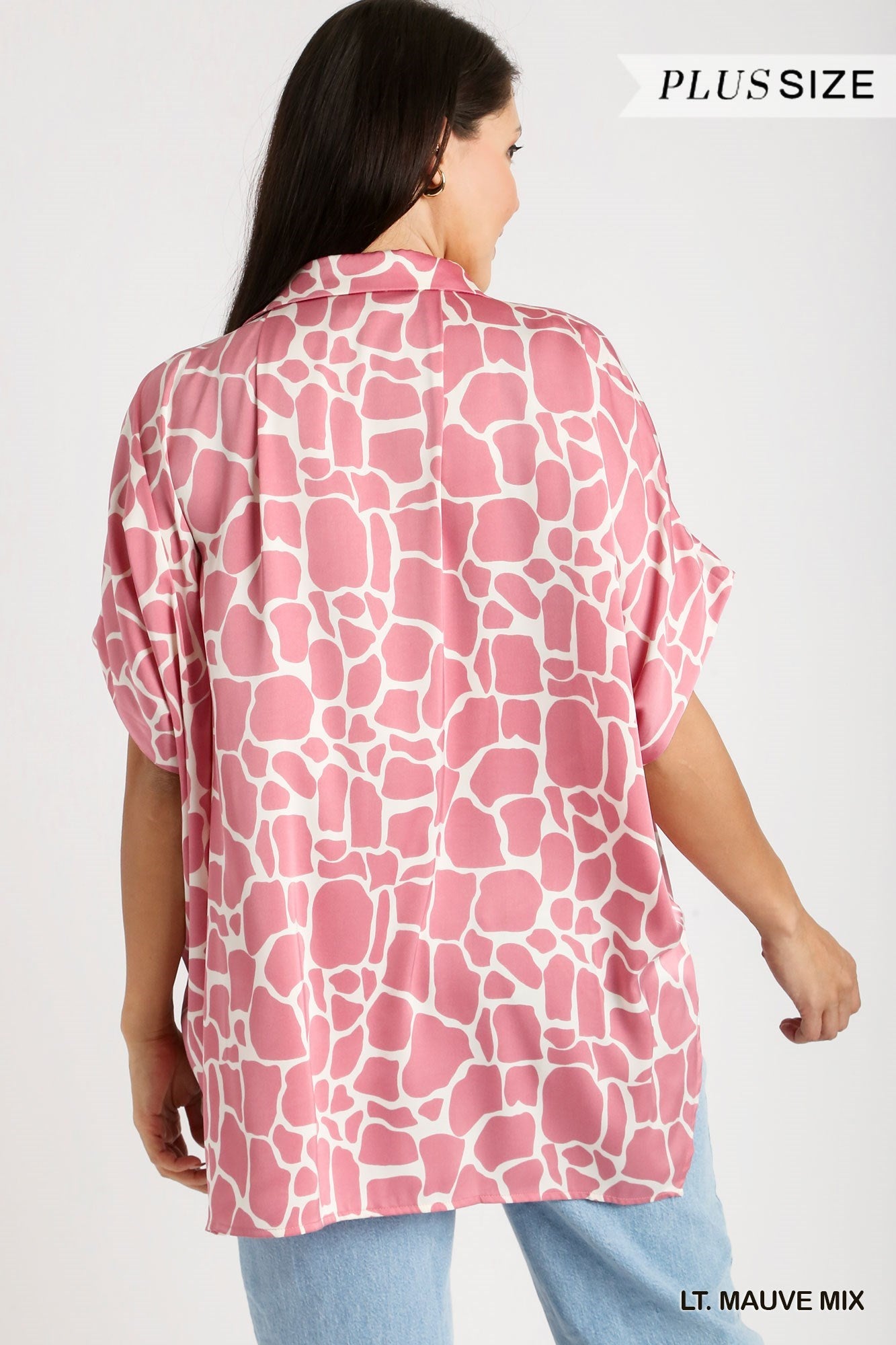 "Hey You" Curvy Pink Button Down Print Top