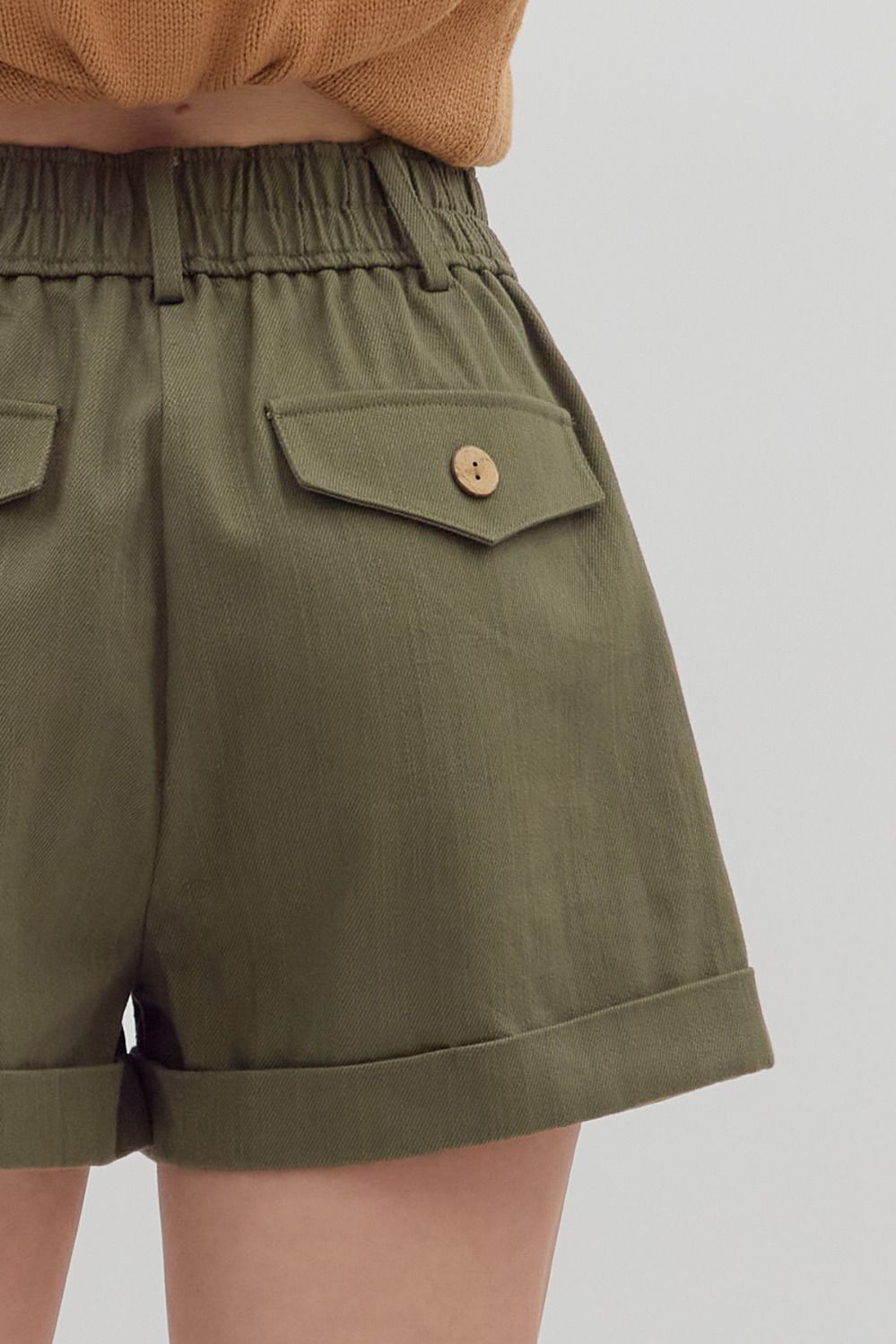 "Mack" button detail shorts