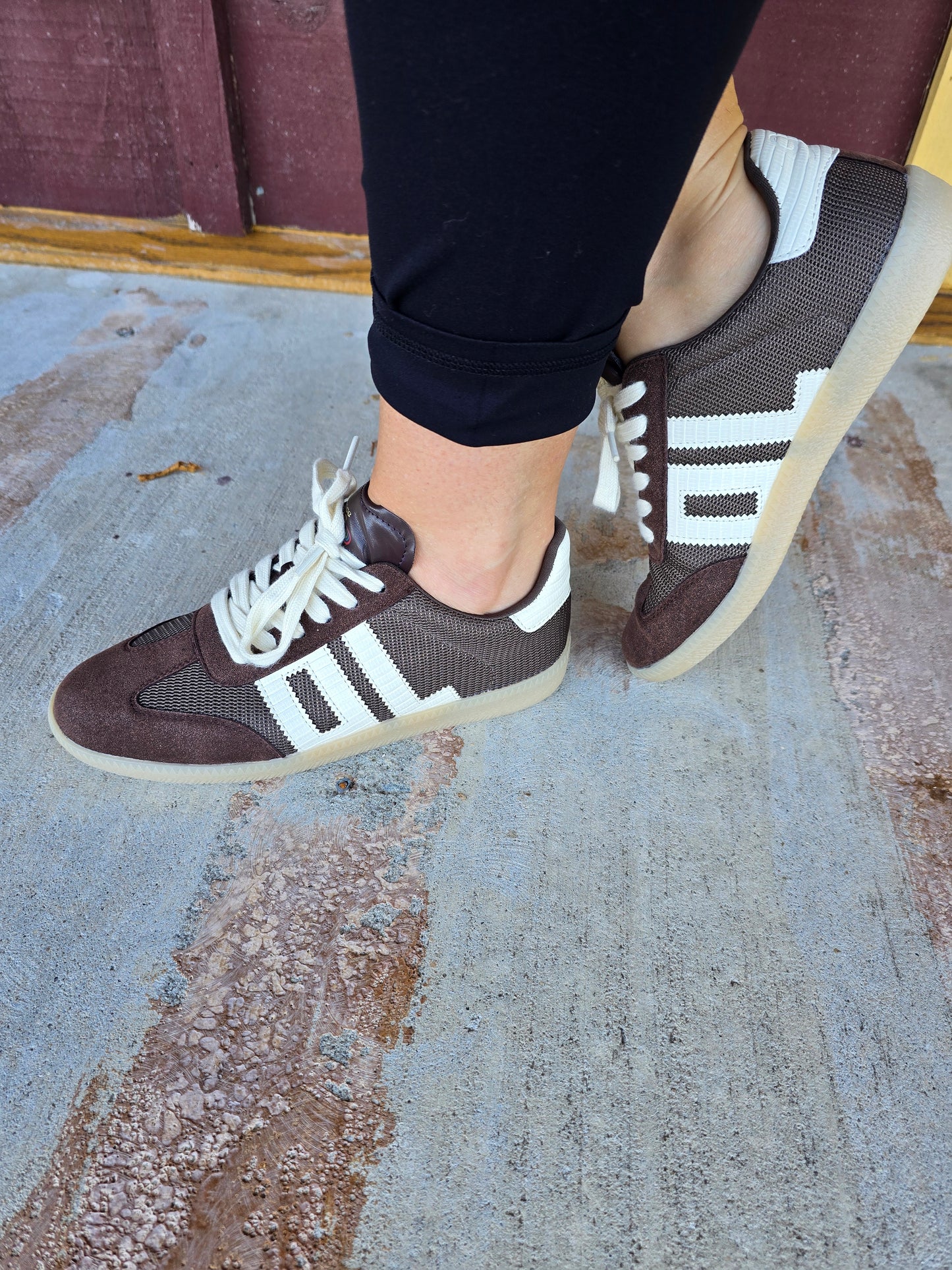 Dirty Laundry Trackstar Brown multi texture Sneaker